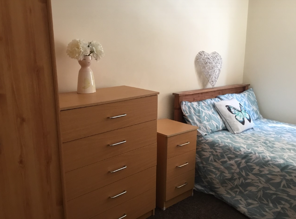 8 bedroom house for rent