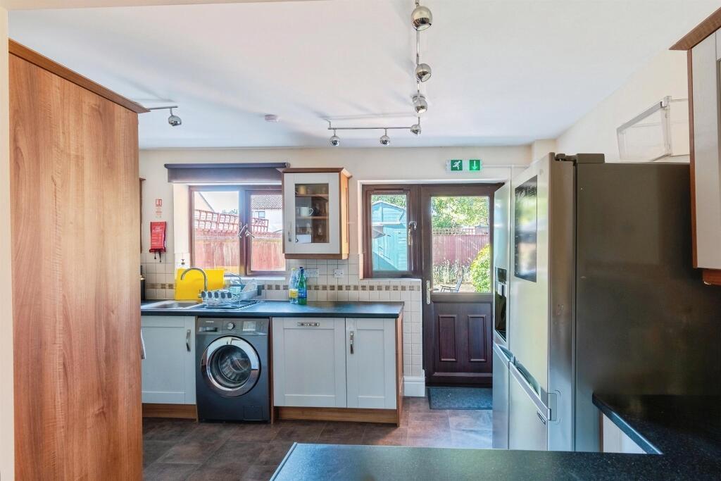 House in Chippenham, Wiltshire - More