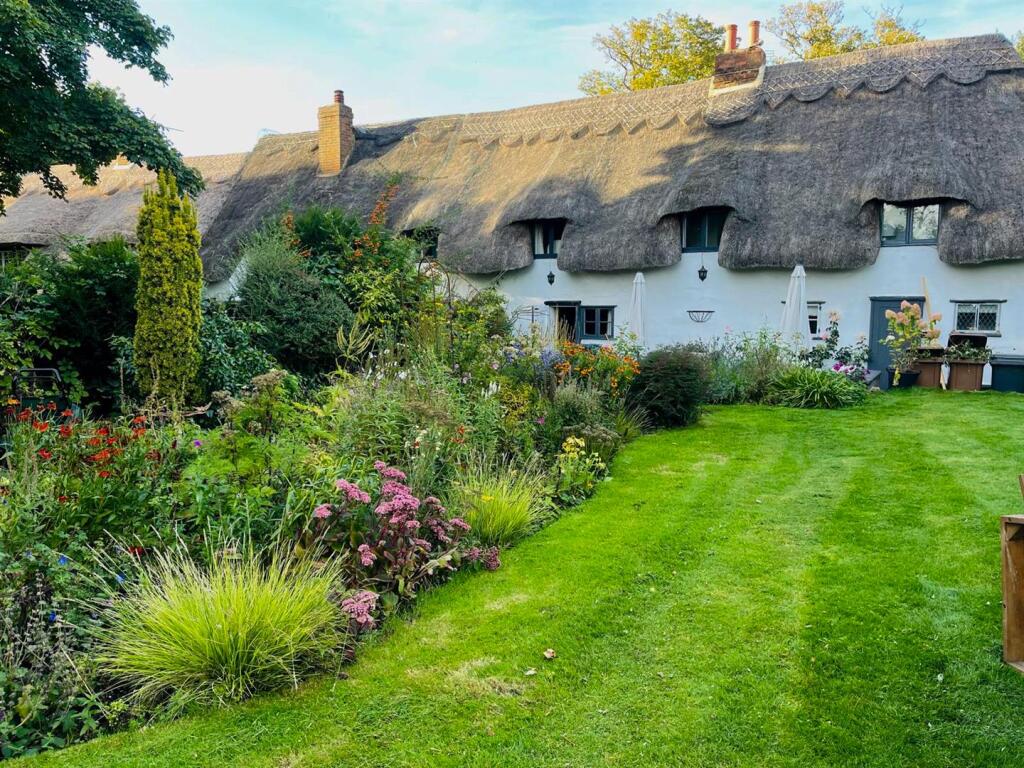 Main image of property: COTTERED, BUNTINGFORD