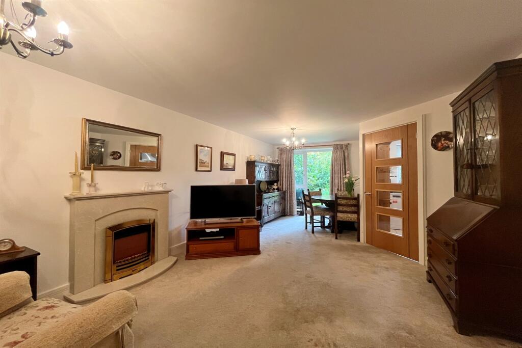 Apartment in Redhill - View 2