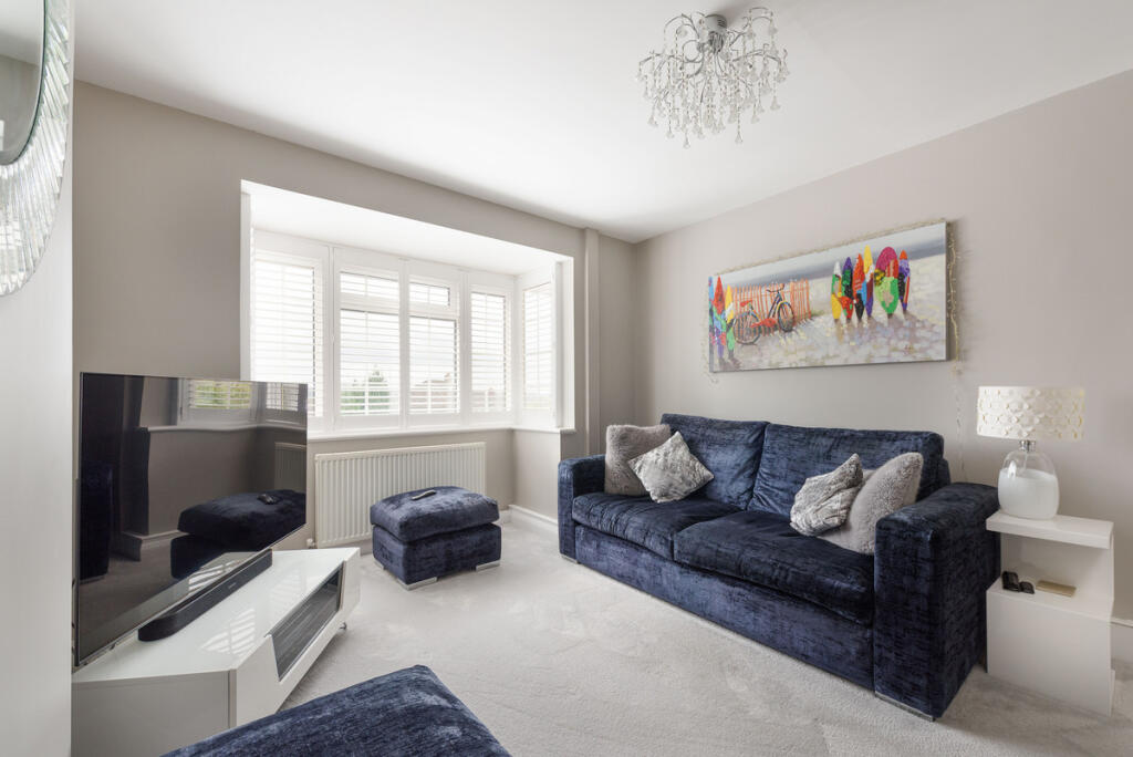 Barnhill Road, Marlow, SL7 photo 2
