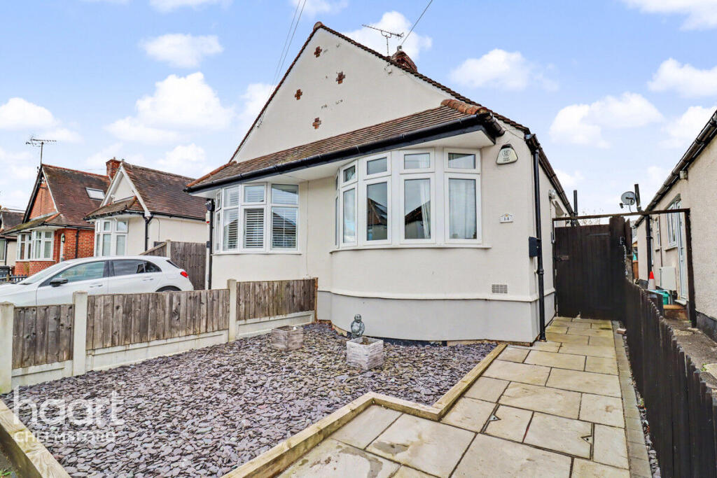 2-bed semi-detached on Bruce Grove, Chelmsford, £350,000