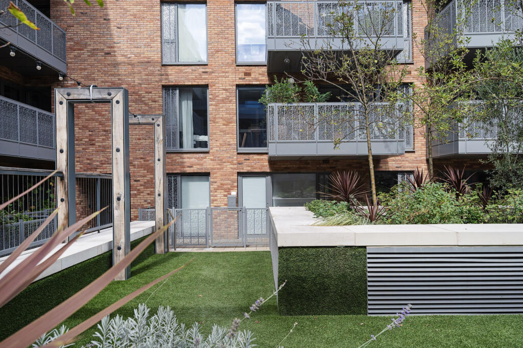 Apartment in London - View 5