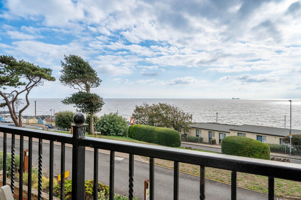 Cautley House, Undercliff Road East photo 3
