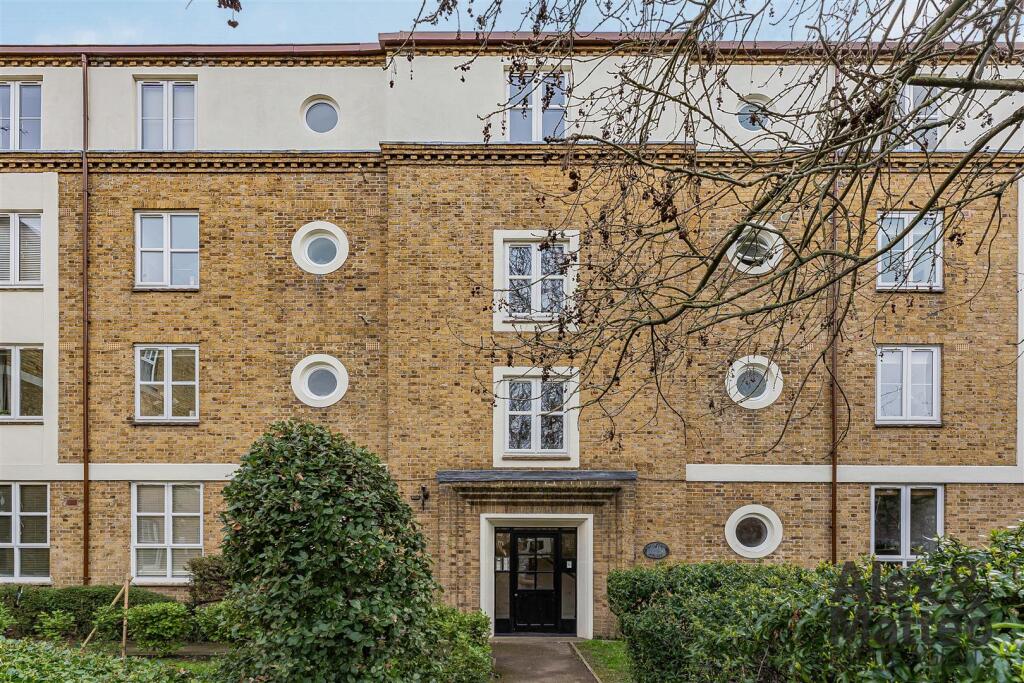 Main image of property: Chiltern Court, New Cross, SE14