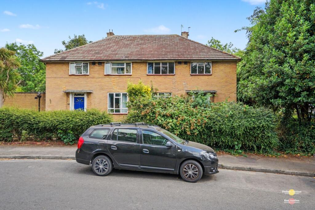 Main image of property: 19 Seeley Drive, London, SE21 8QR