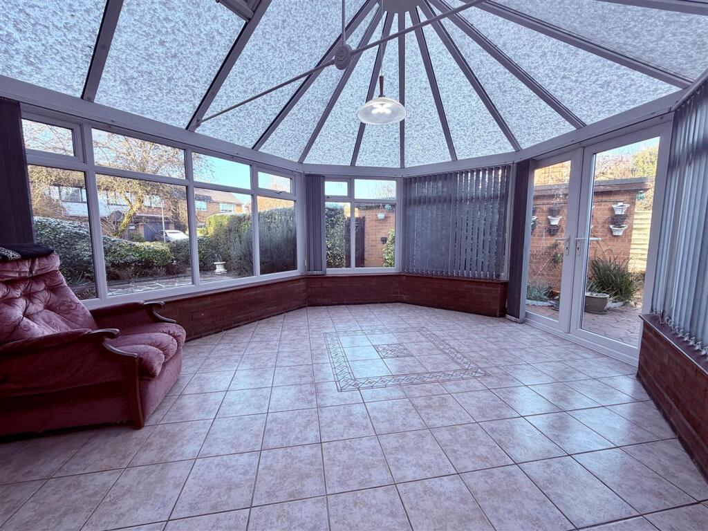 Oakwood Grove, Warwick photo 3