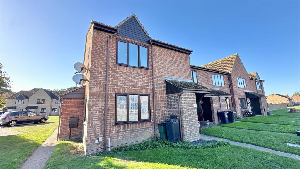 Main image of property: Saxmundham Way, Clacton-On-Sea, Essex