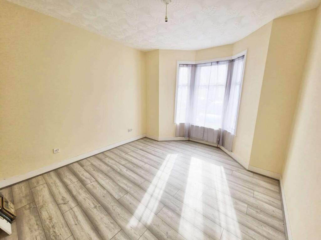 House in London - View 3