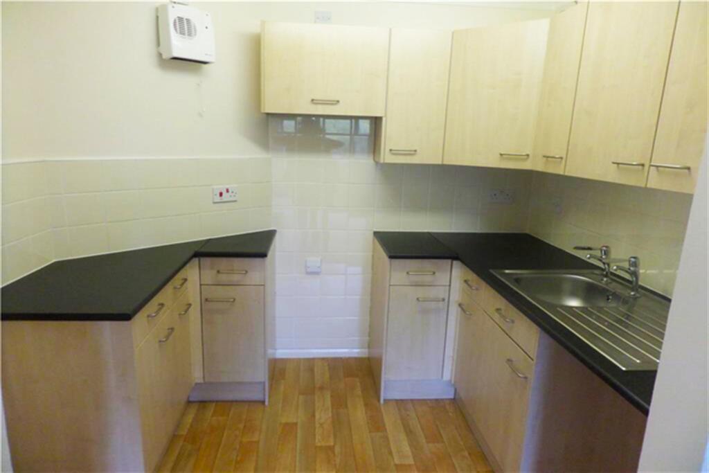 Apartment in Cambridge, Chesterton - View 5