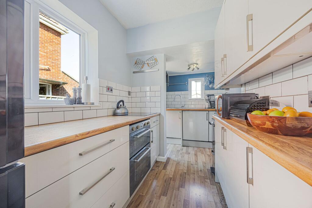 House in Swindon, Gorse Hill, Ferndale - View 2