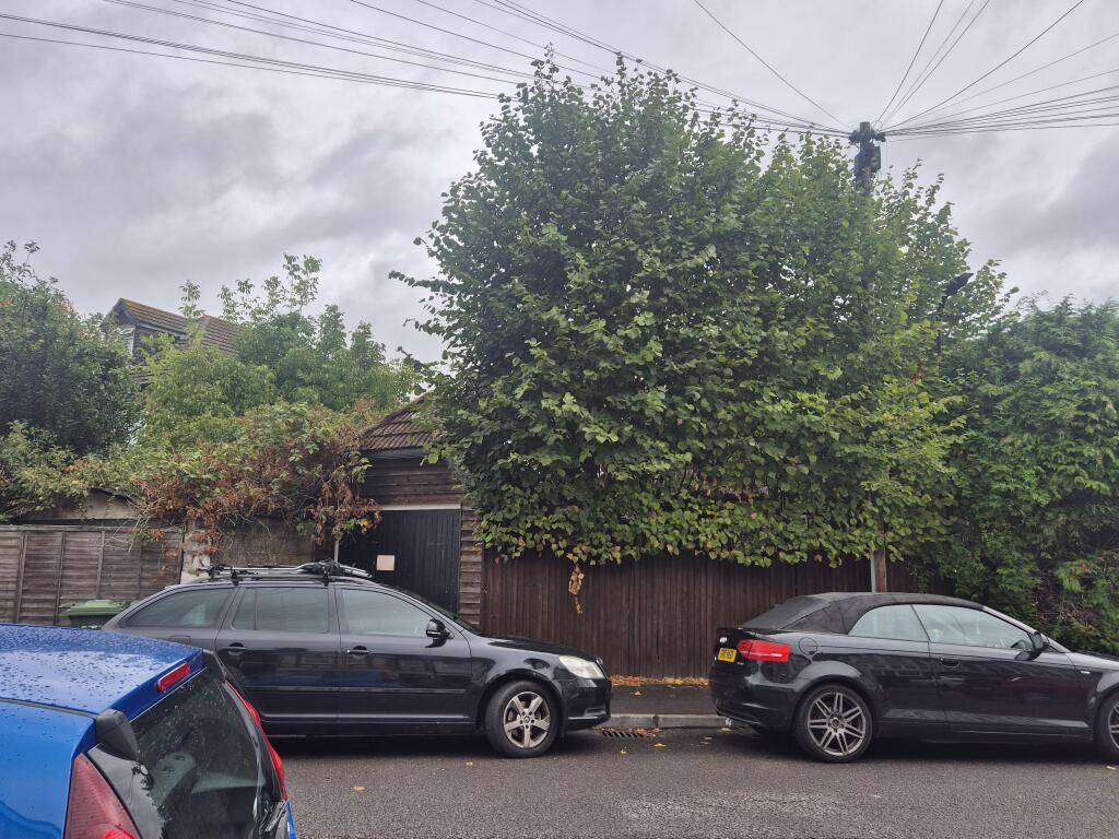 House in Southampton - View 4