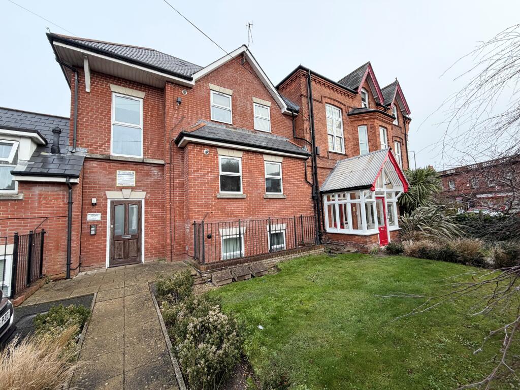 Main image of property: Holdenhurst Rd, Springbourne, 