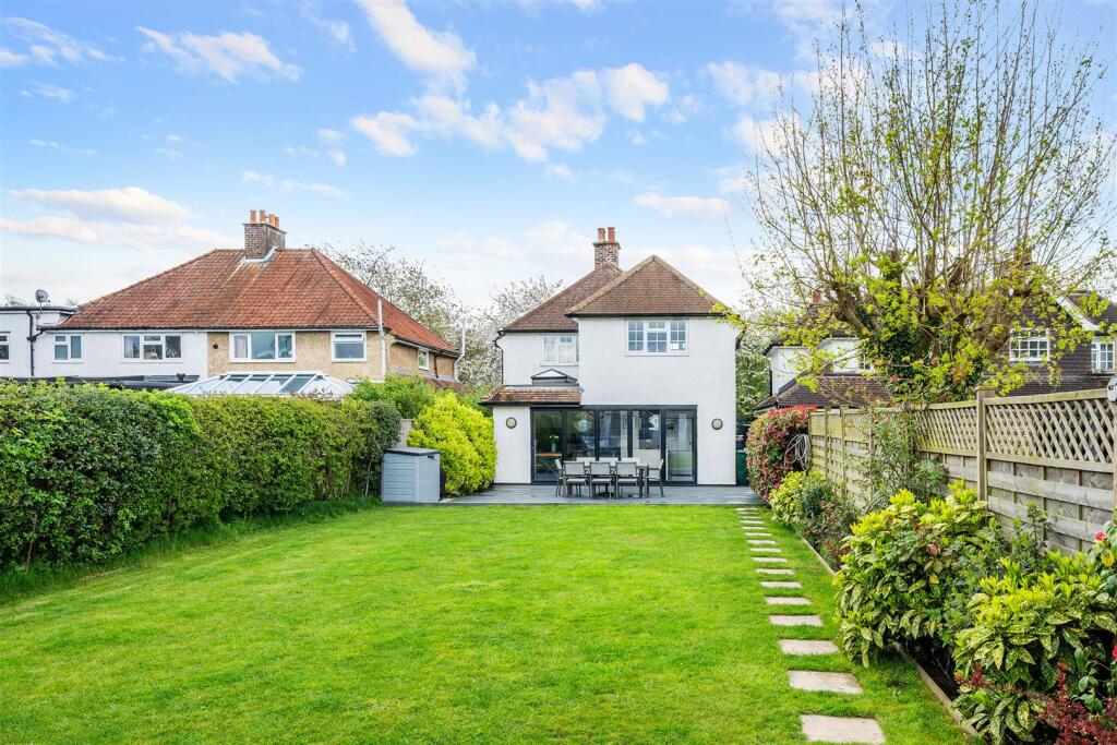 House in Reigate and Banstead, Surrey - View 4