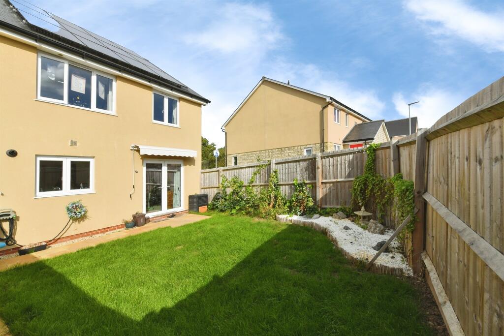 Biddle Combe Close, Wells photo 2
