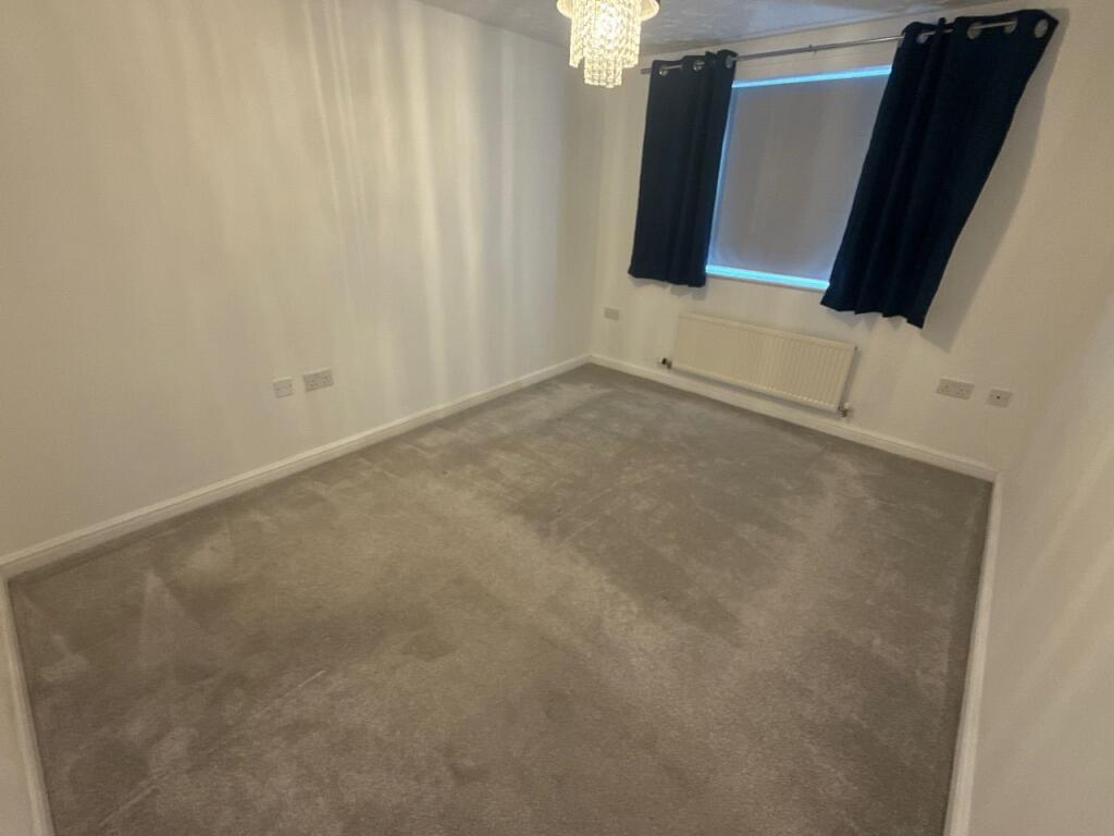 Apartment in Northampton - More