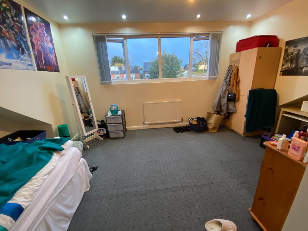 6 bedroom terraced house for rent