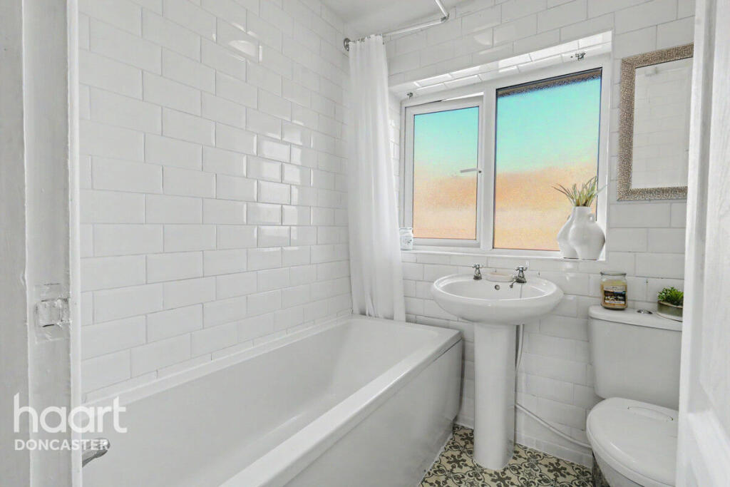 House in Doncaster, South Yorkshire - View 4