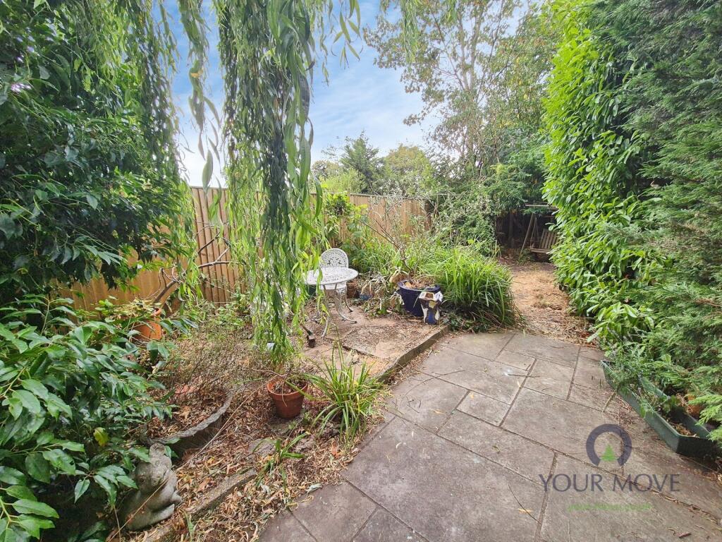 House in Wealden, Polegate - More