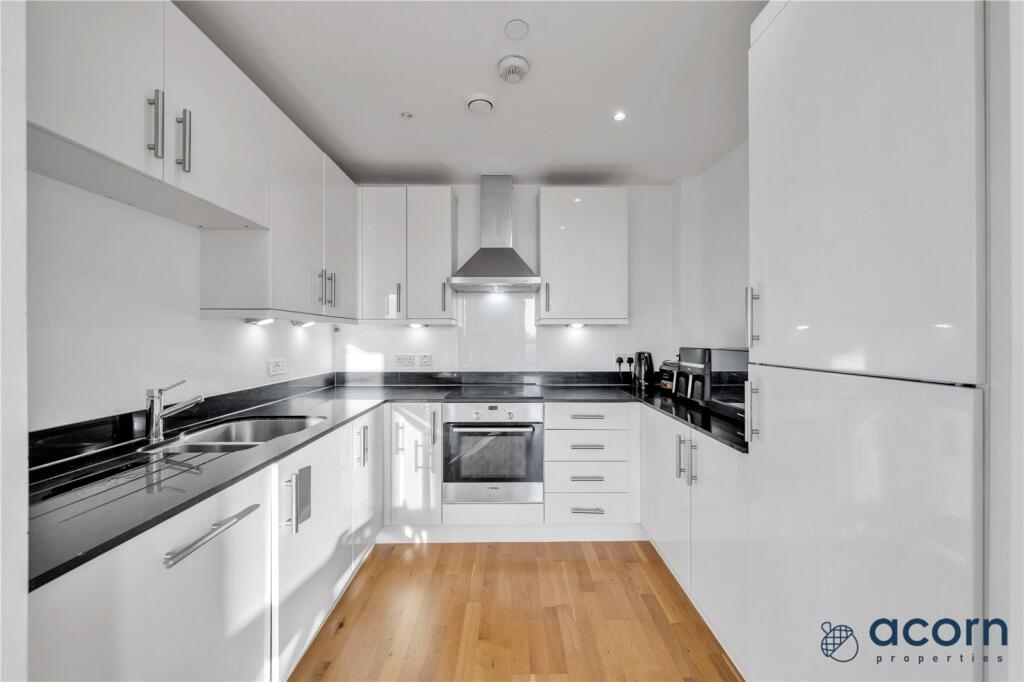 15 Zenith Close, Colindale, London, NW9 photo 3
