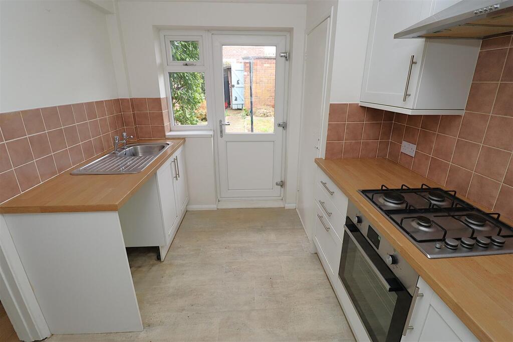 House in Gillingham, Rainham - View 3