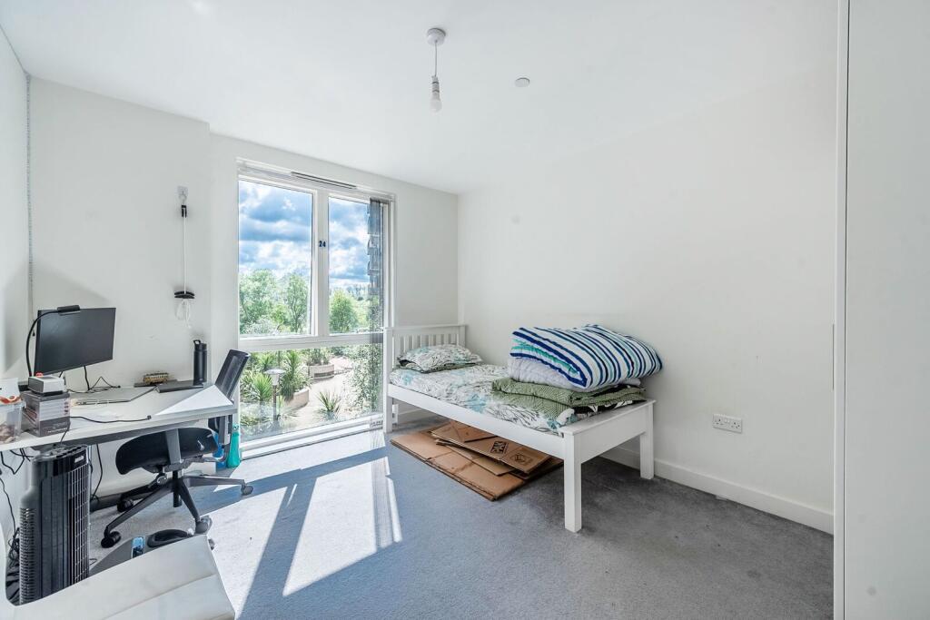 Apartment in Harrow - More