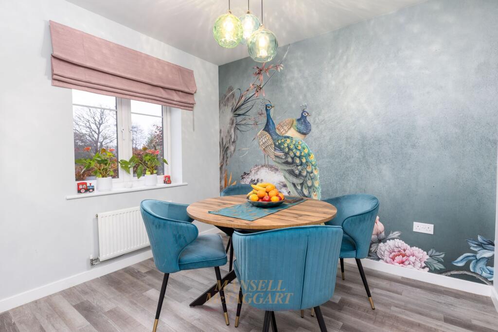 Riverside Walk, Crawley, RH10 - More