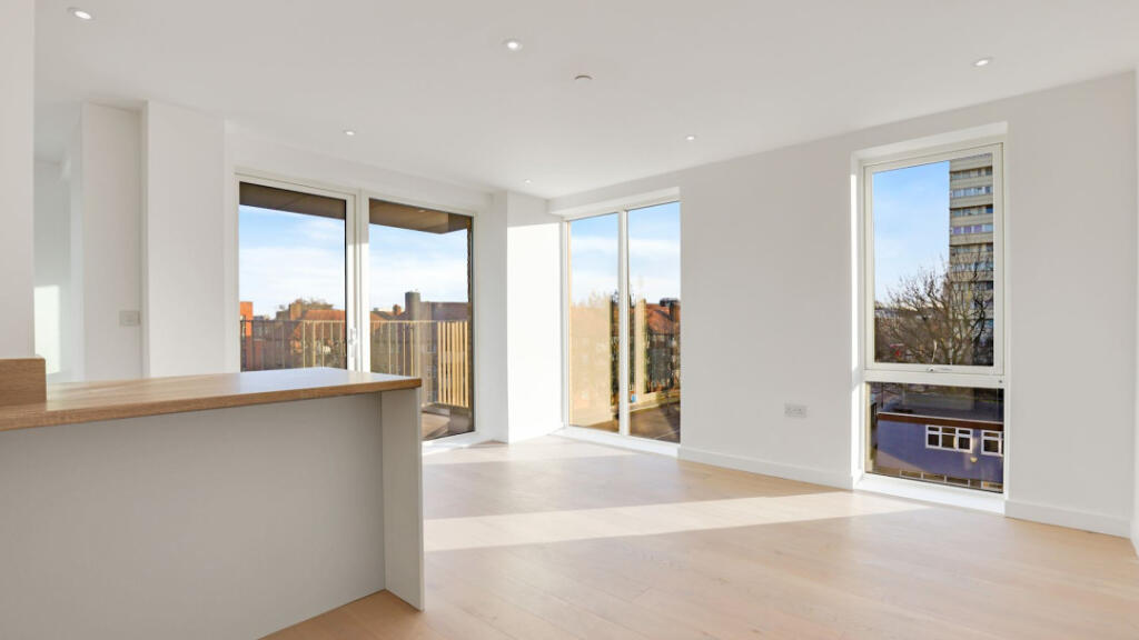 Main image of property: Camberwell Rd, London, SE5 0EE