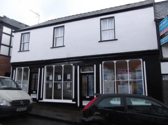 Main image of property: 42 High Street, Droitwich, Worcestershire, WR9