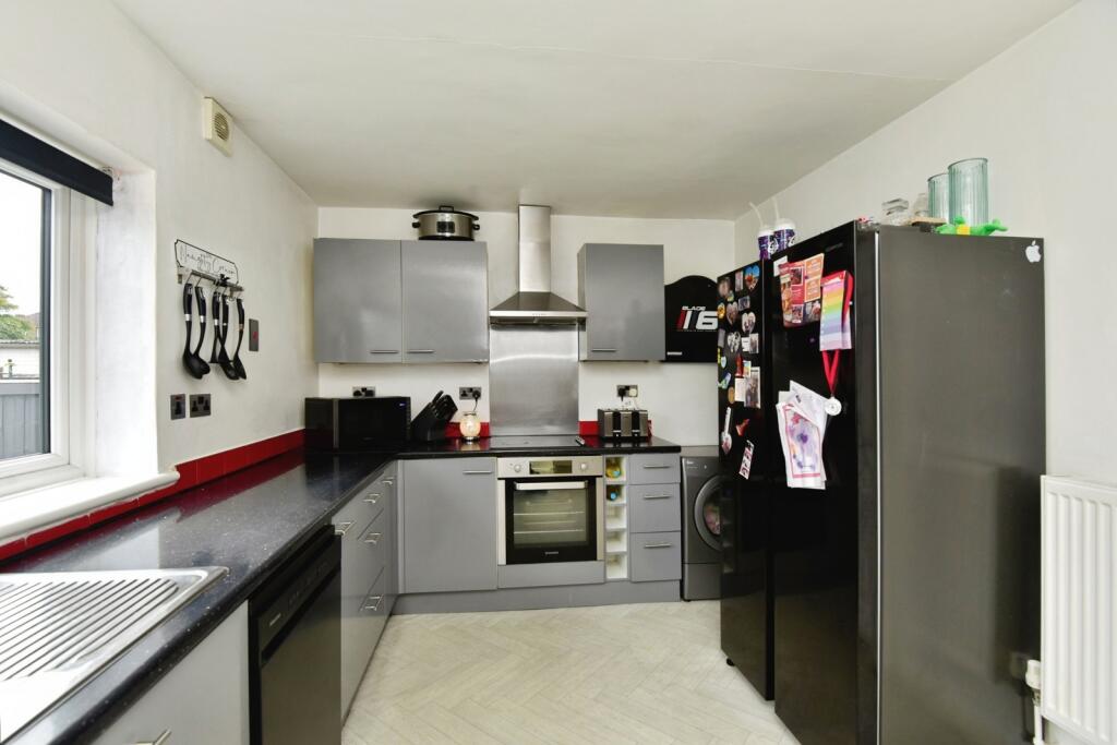 House in Stoke-on-Trent - View 3