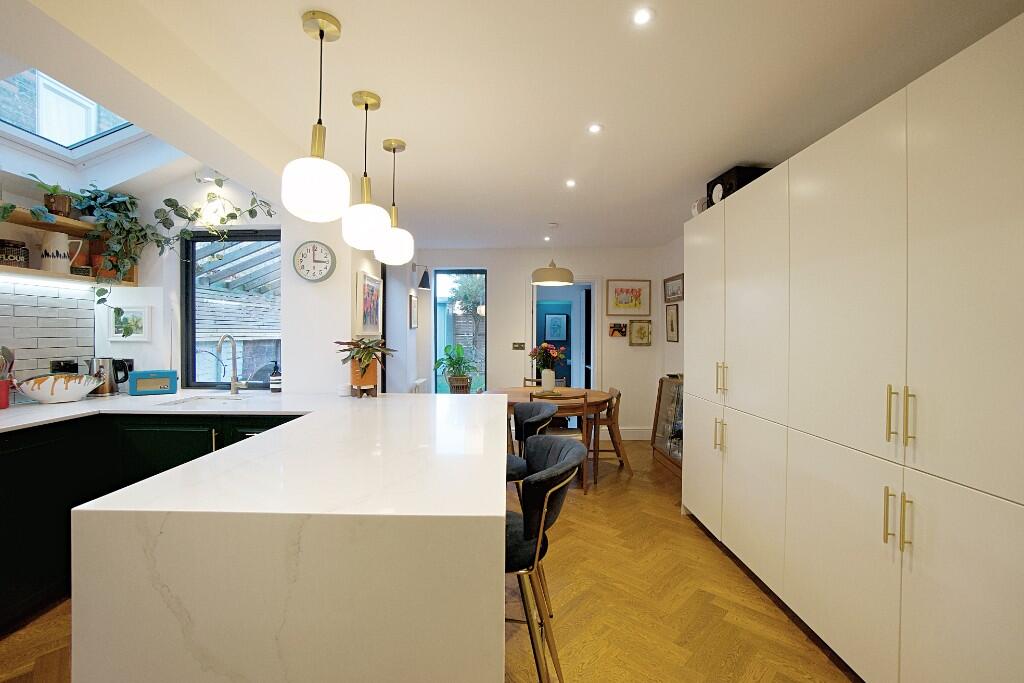 House in Bedford, Harpur - View 2