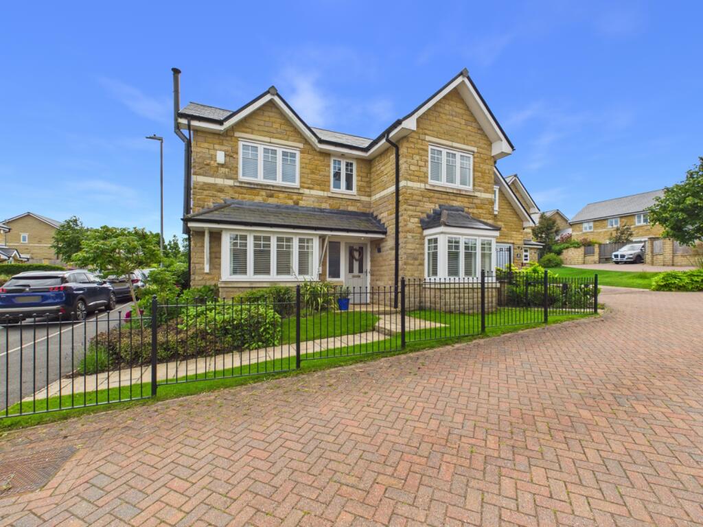 Main image of property: 14 Boshaw View, Hade Edge, Holmfirth