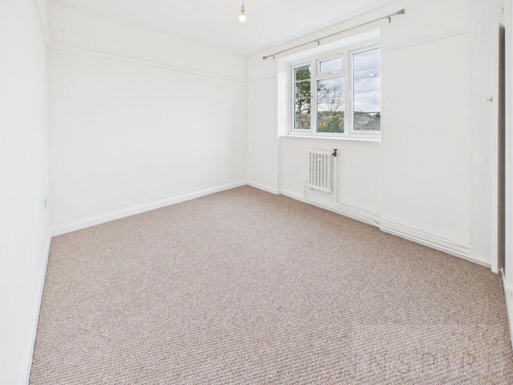 Apartment in Horsham, West Sussex - View 6