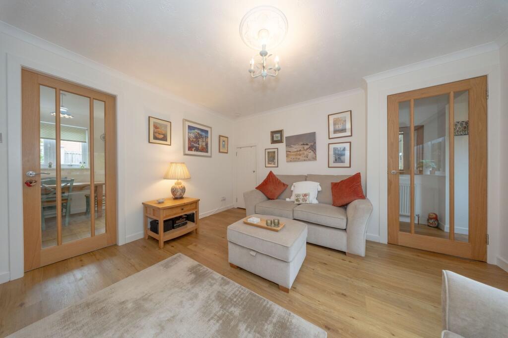 House in Mid Calder, Craigshill - View 5
