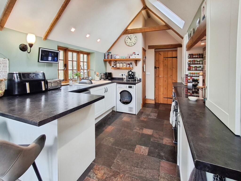 House in Peterborough - View 5