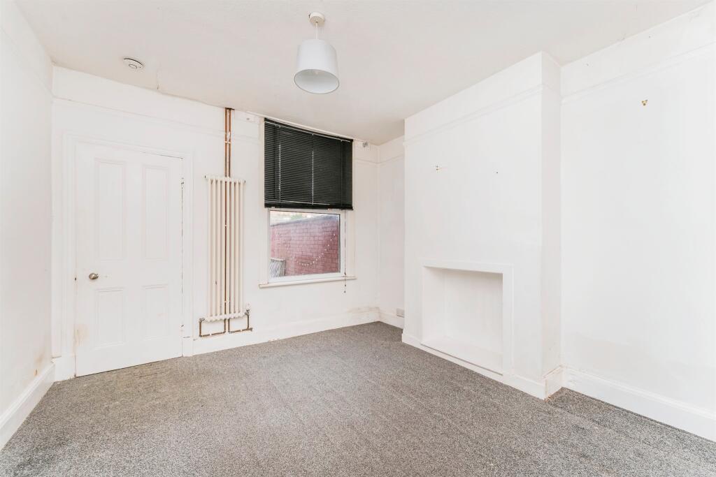 House in Kettering, North Northamptonshire - View 4