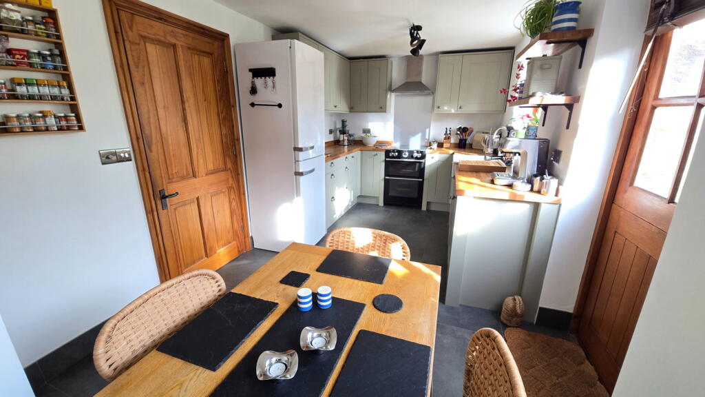 High Street, East Ilsley, Berkshire, RG20 7HZ - View 5