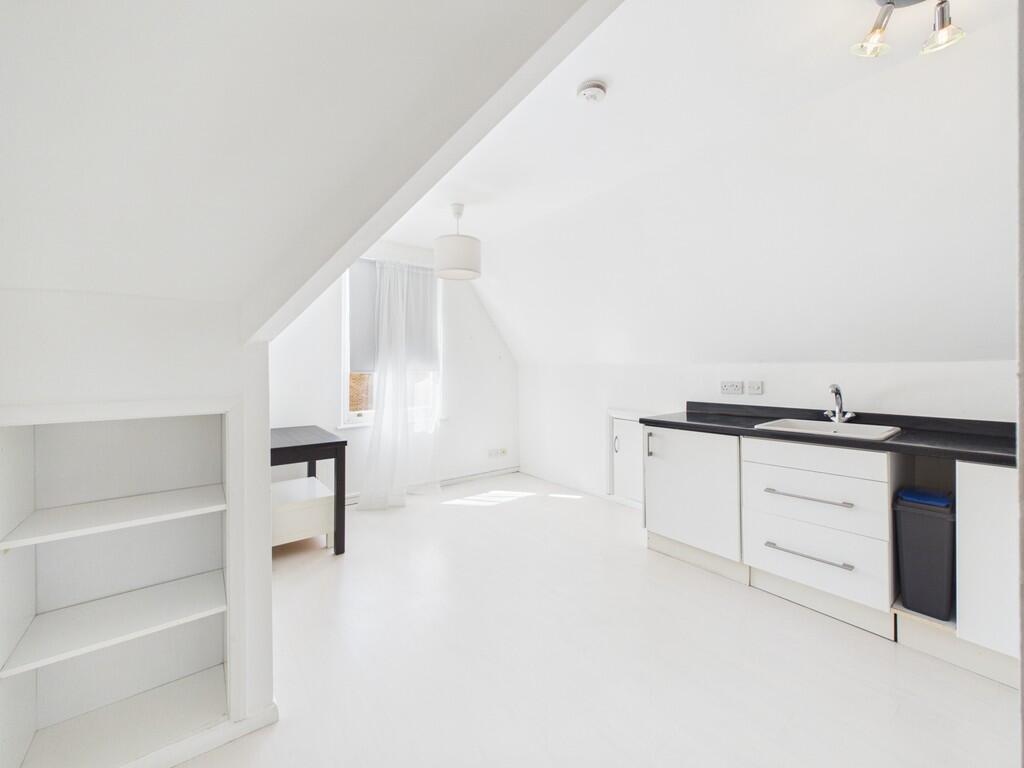 Apartment in London - More