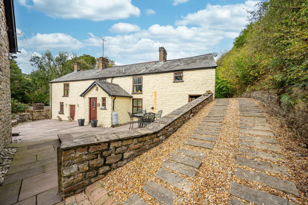 House in Rhymney - View 4