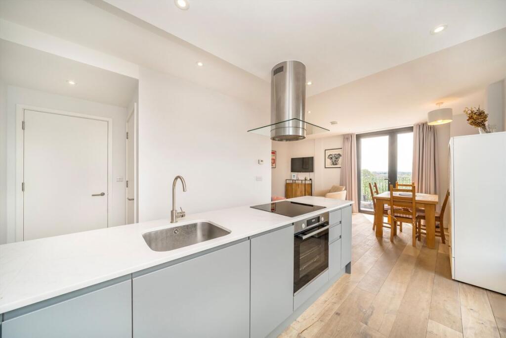 Apartment in London - View 5