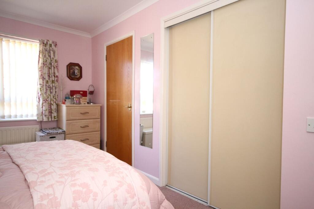 House in Letchworth, Hertfordshire - More