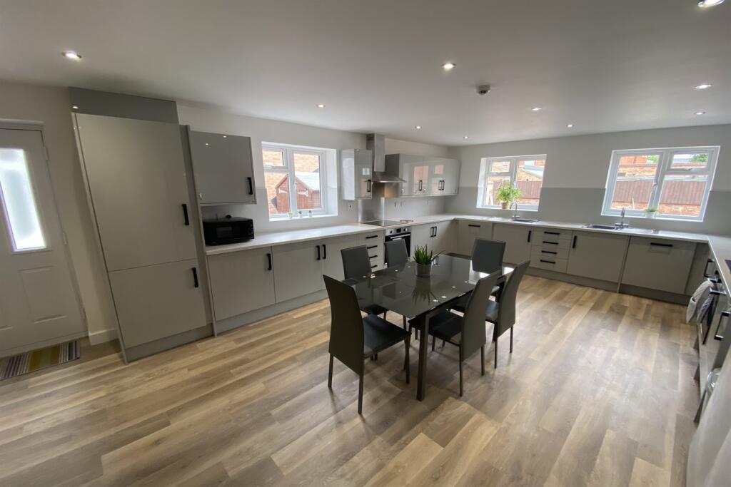 Main image of property: City Road, Beeston, NG9 2LQ