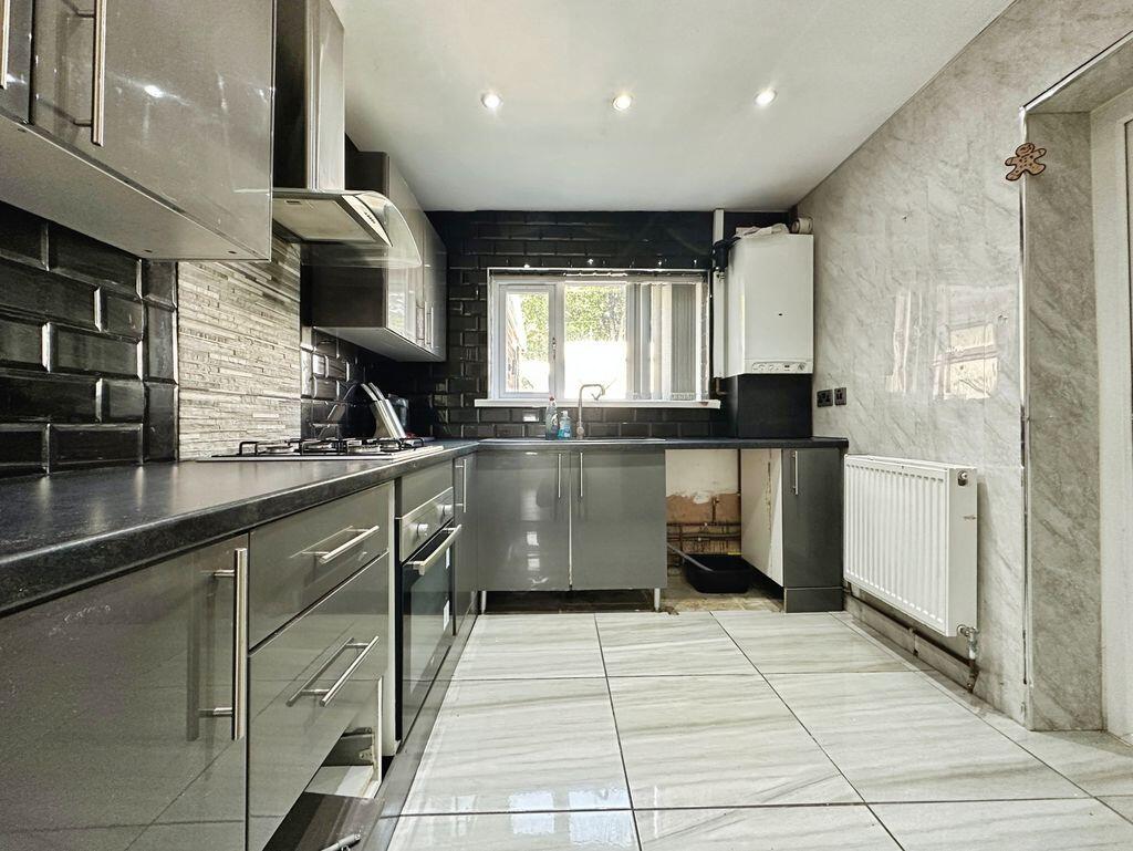 House in Walsall, Alumwell, Pleck - More