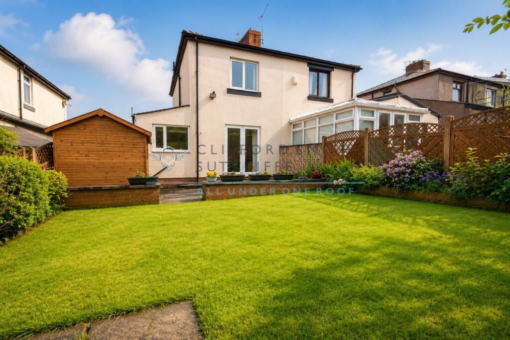 House in Burnley, Rose Grove - View 2