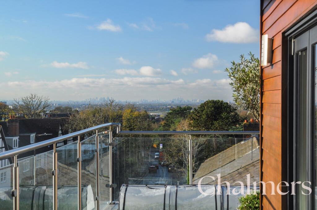 Main image of property: High Street, Brentwood, CM14