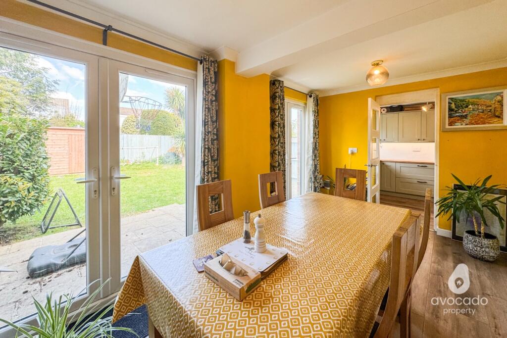 Ilbury Close, Shinfield, RG2 photo 3