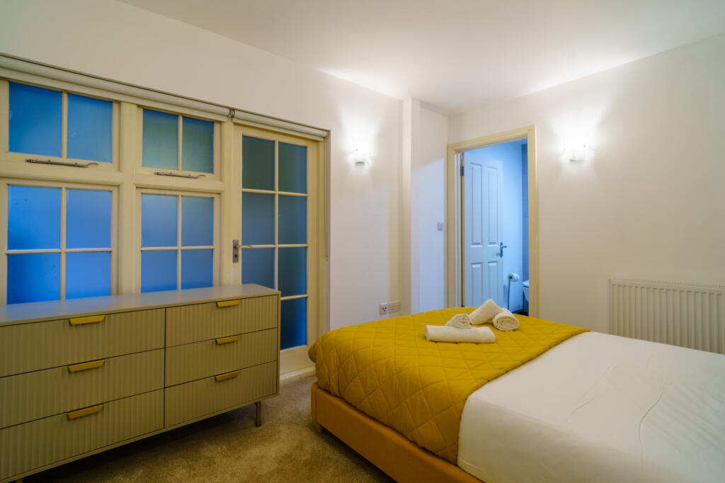 2 bedroom maisonette for rent