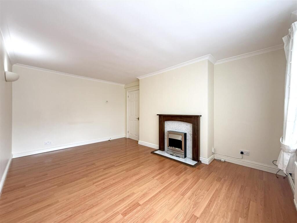Combermere Drive, Mount Pleasant, Shrewsbury photo 2