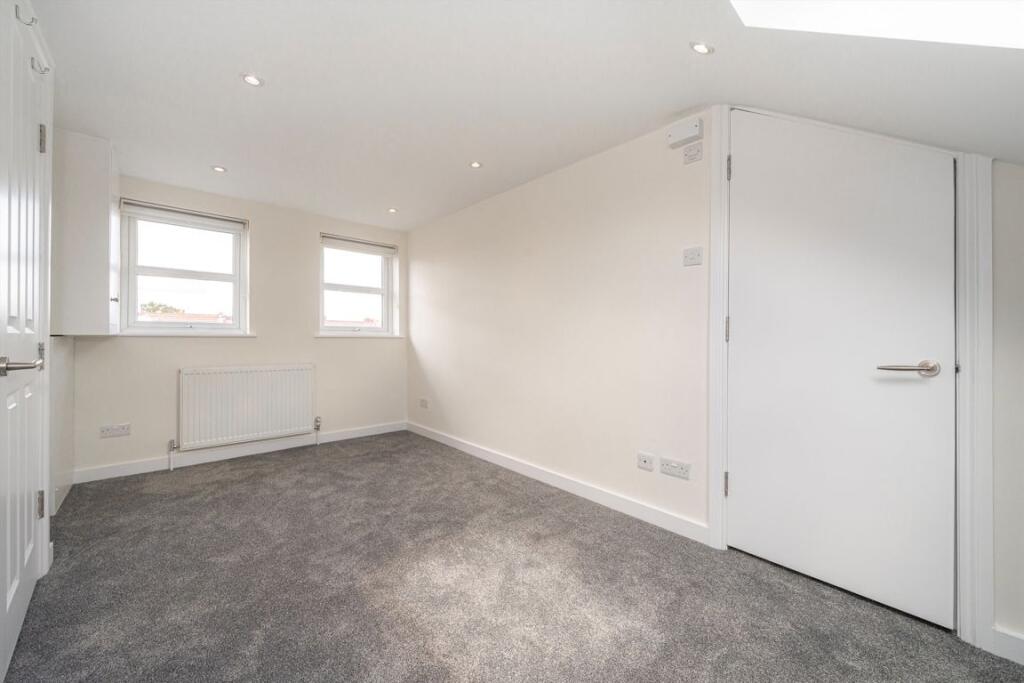 Apartment in Twickenham - View 5