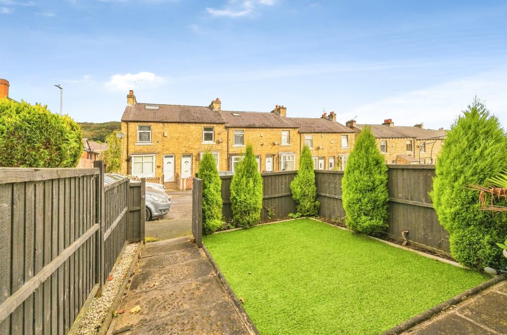 Bleasdale Avenue, Birkby, Huddersfield photo 3